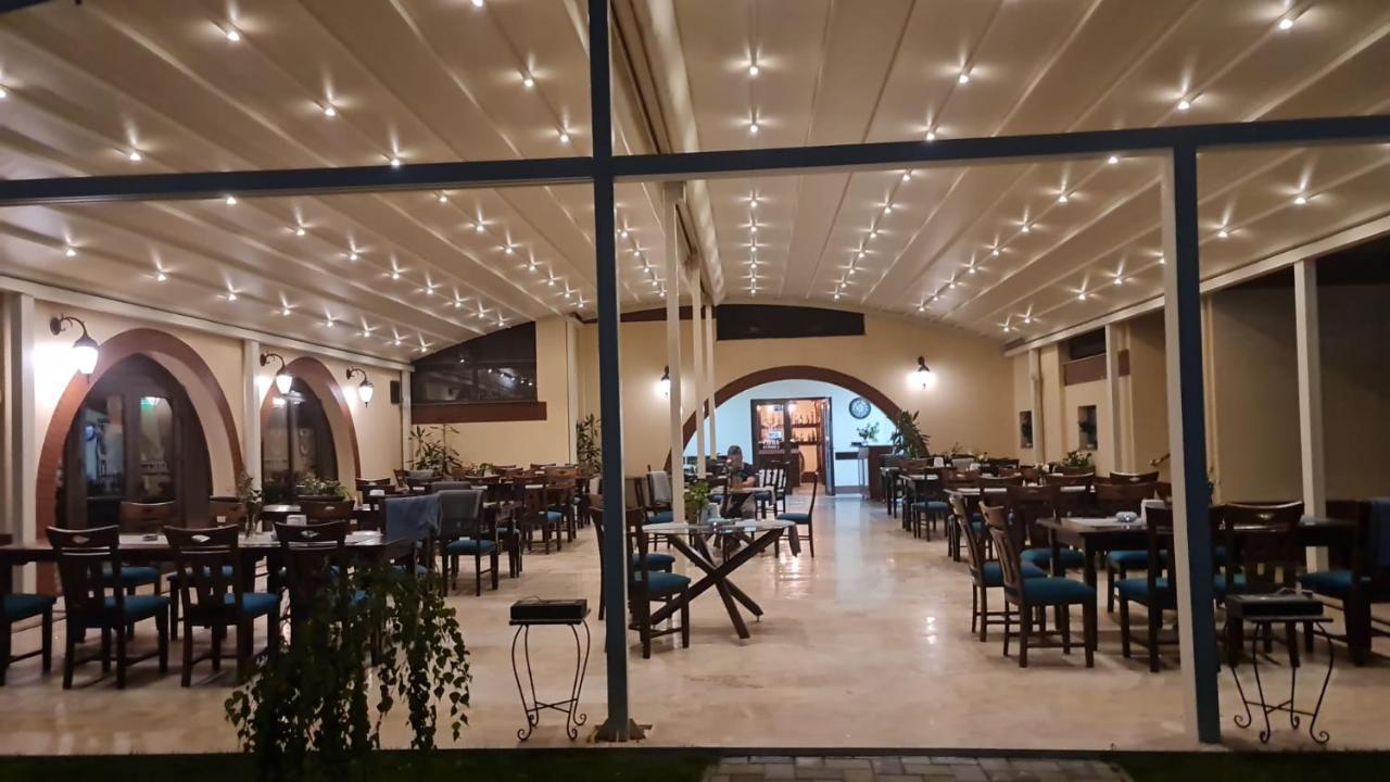 Hotel Curtea Domneasca Vaslui Exteriér fotografie