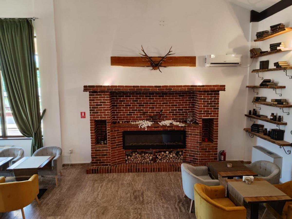 Hotel Curtea Domneasca Vaslui Exteriér fotografie