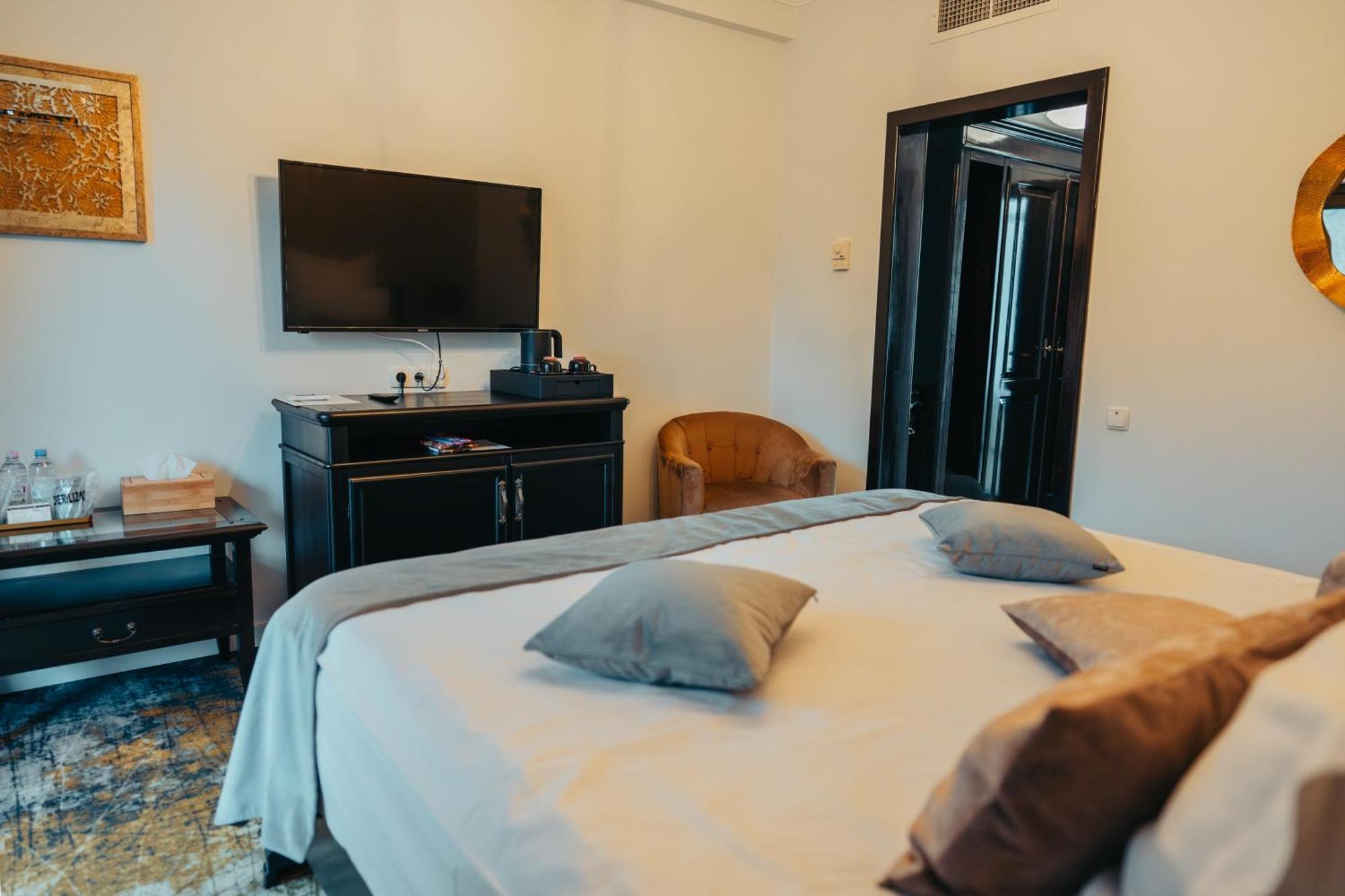 Hotel Curtea Domneasca Vaslui Exteriér fotografie