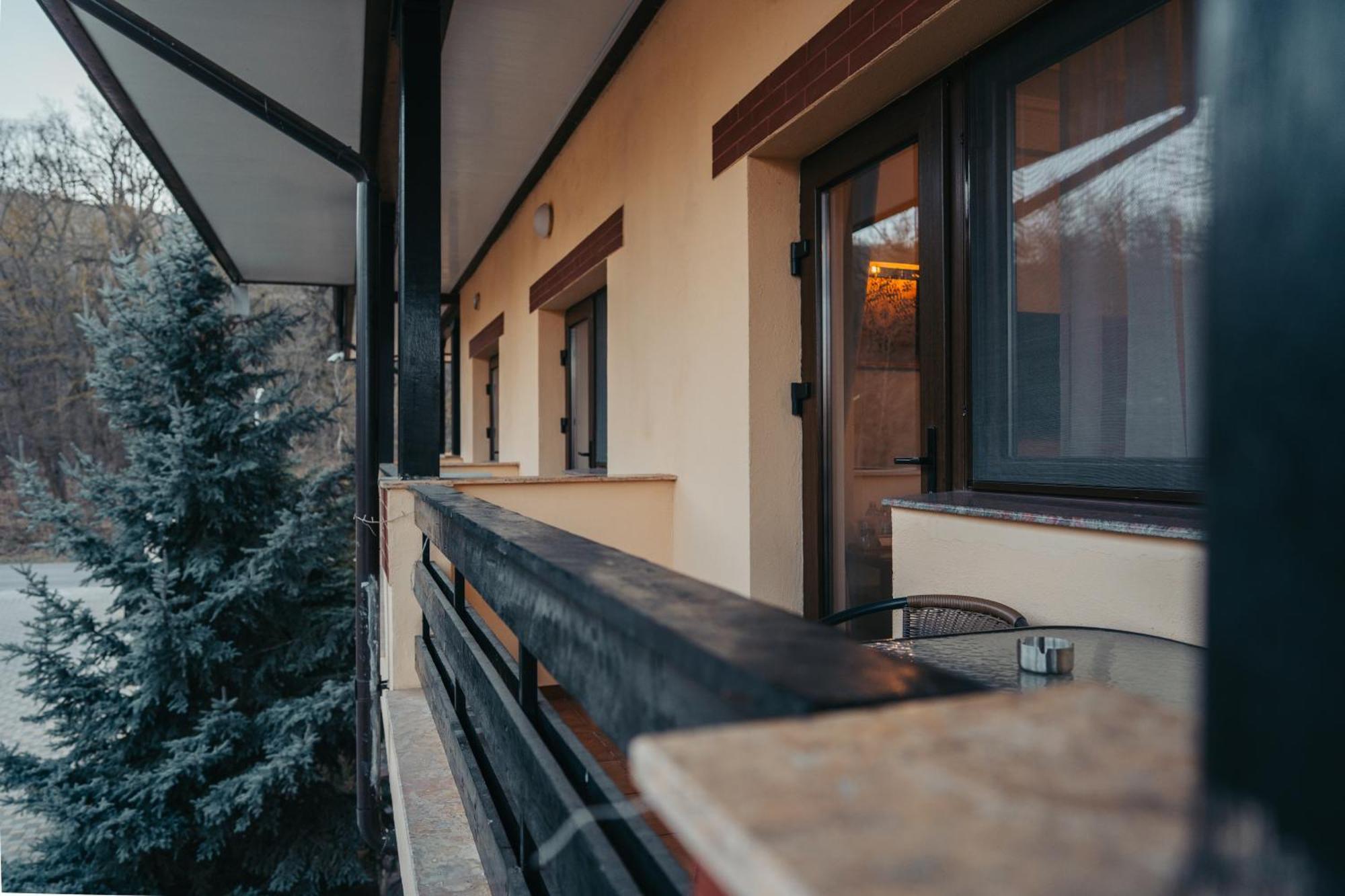 Hotel Curtea Domneasca Vaslui Exteriér fotografie