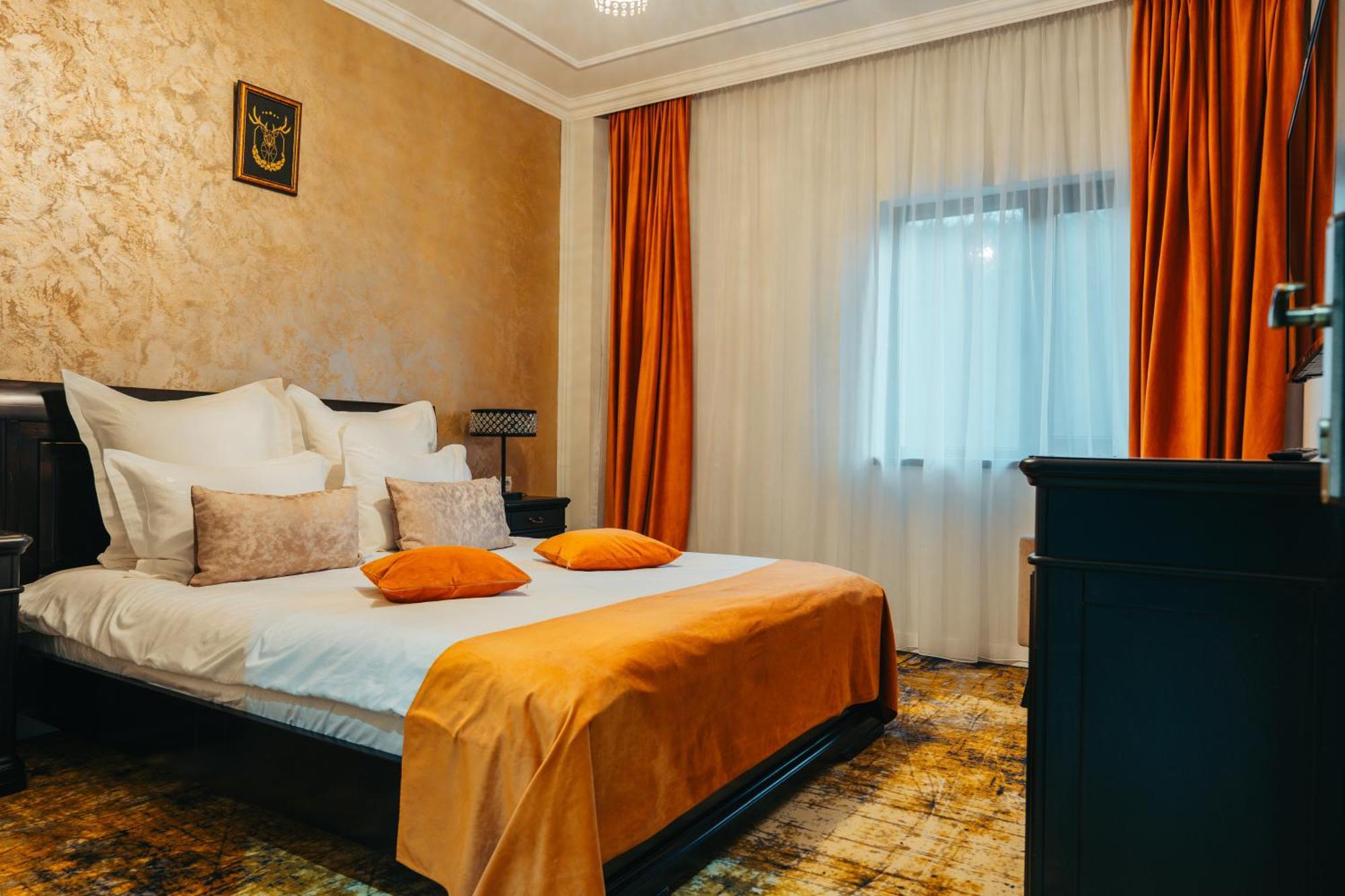 Hotel Curtea Domneasca Vaslui Exteriér fotografie