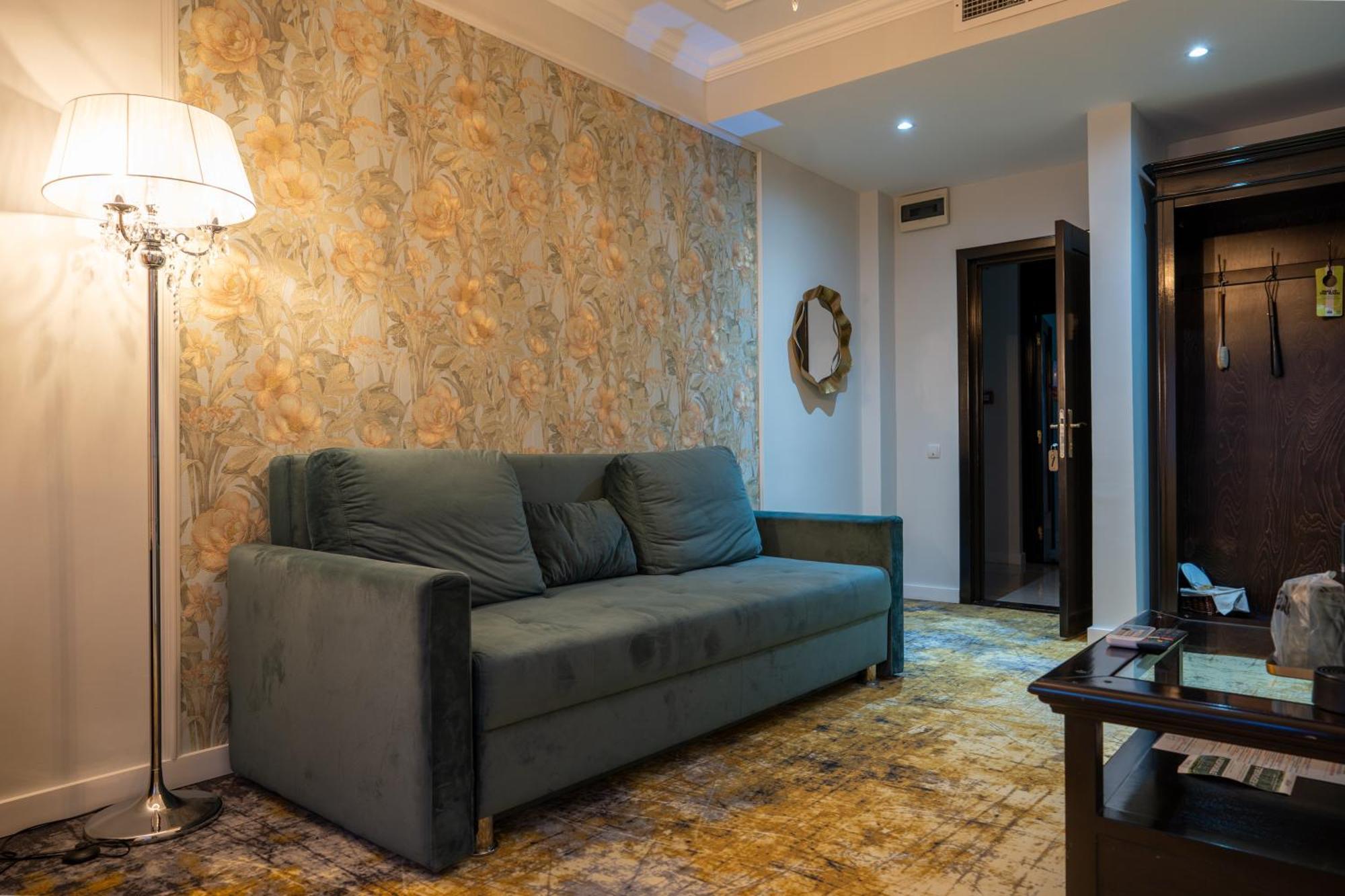 Hotel Curtea Domneasca Vaslui Exteriér fotografie